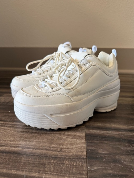 Shoes - Platform Lace-Up Women's Sneakers in White
